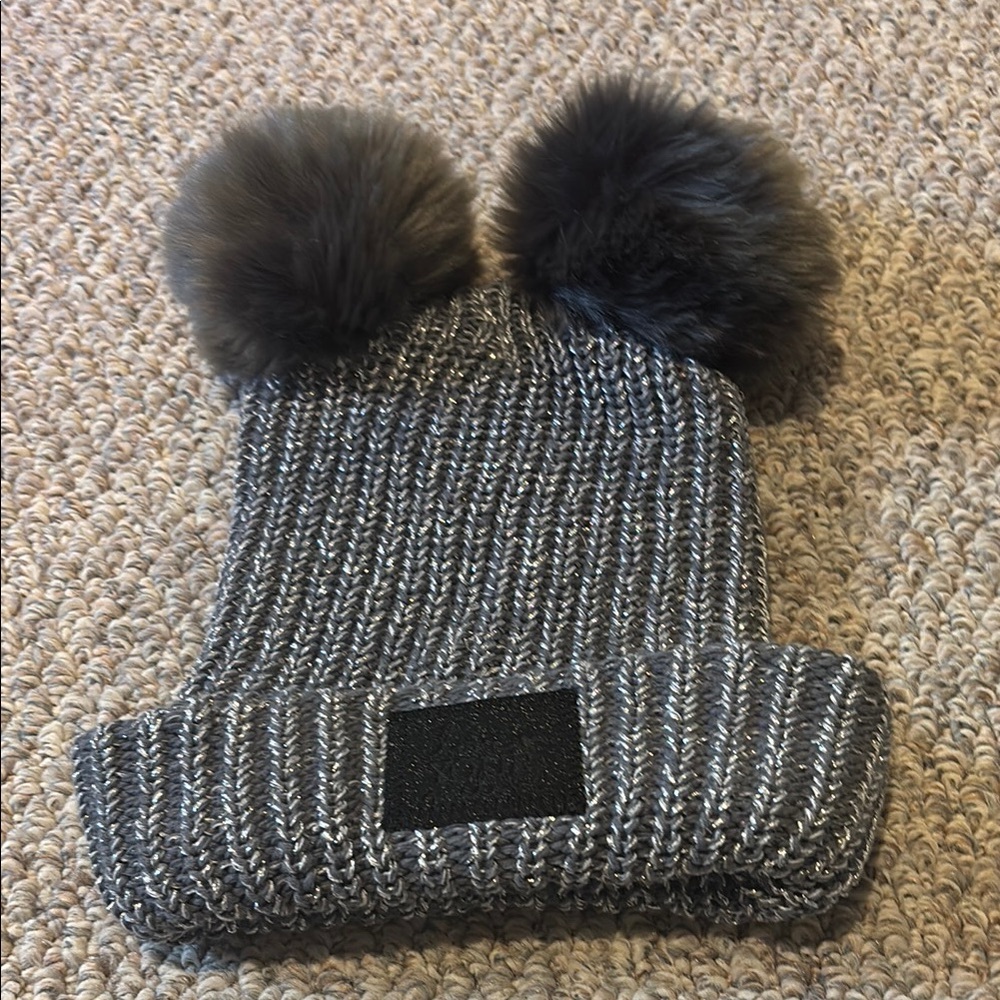Cozy Gray Knit Pom-Pom Beanie
